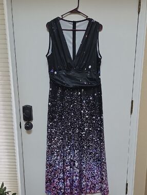 Sleeveless V-Neck Black and Purple Gradient Maxi Dress